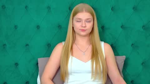 lilitrosen online show from October 14, 2025, 5:36 pm
