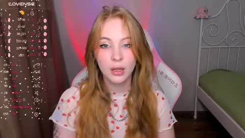 Snapshot of lilkitty_melanie chatting on November 2, 2025, 7:38 pm Melanie online show from November 2, 2025, 7:38 pm