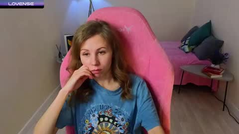 Snapshot of lill_mary chatting on December 8, 2024, 7:37 am Maria online show from December 8, 2024, 7:37 am