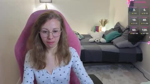 Snapshot of lill_mary chatting on October 6, 2025, 1:47 am Maria online show from October 6, 2025, 1:47 am