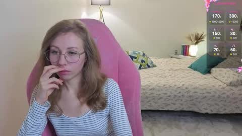 Snapshot of lill_mary chatting on October 27, 2025, 2:26 am Maria online show from October 27, 2025, 2:26 am