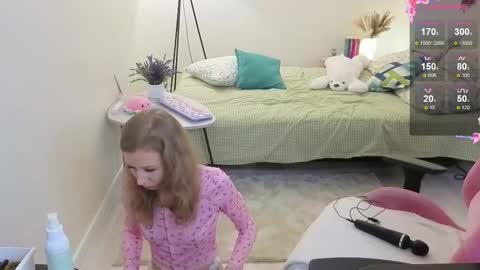 Snapshot of lill_mary chatting on November 7, 2025, 2:33 am Maria online show from November 7, 2025, 2:33 am