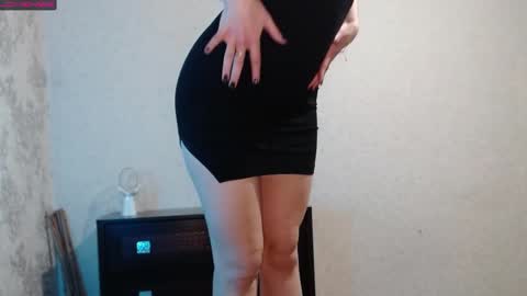 Snapshot of lillalovly chatting on February 7, 2025, 12:17 pm Lilla online show from February 7, 2025, 12:17 pm