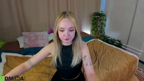 Snapshot of lillian_blake chatting on September 10, 2025, 8:47 am LILY online show from September 10, 2025, 8:47 am
