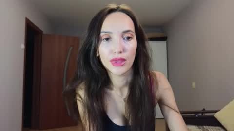 Lillian online show from October 18, 2025, 12:17 pm