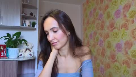 Lillian online show from November 13, 2025, 6:12 am