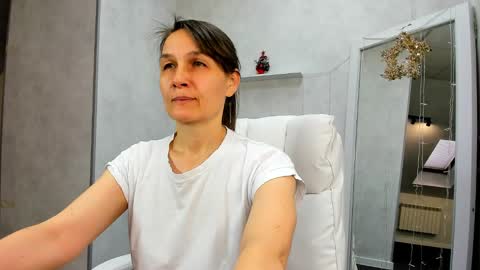 Snapshot of lillian_white1 chatting on January 9, 2025, 7:52 am lillian_white1 online show from January 9, 2025, 7:52 am