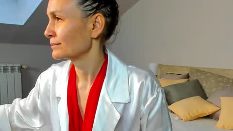 Snapshot of lillian_white1 chatting on February 2, 2025, 10:13 am lillian_white1 online show from February 2, 2025, 10:13 am