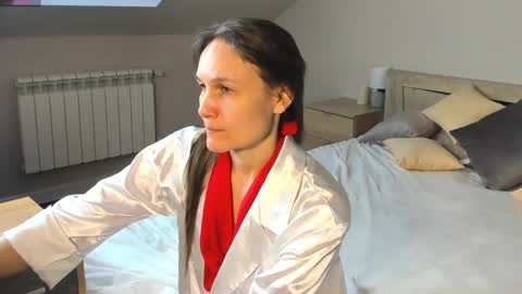 Snapshot of lillian_white1 chatting on February 15, 2025, 11:06 am lillian_white1 online show from February 15, 2025, 11:06 am