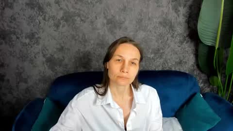 Snapshot of lillian_white1 chatting on February 23, 2025, 10:28 am lillian_white1 online show from February 23, 2025, 10:28 am