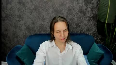 Snapshot of lillian_white1 chatting on March 6, 2025, 8:08 am lillian_white1 online show from March 6, 2025, 8:08 am