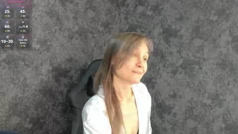 Snapshot of lillian_white1 chatting on October 1, 2025, 12:49 am lillian_white1 online show from October 1, 2025, 12:49 am