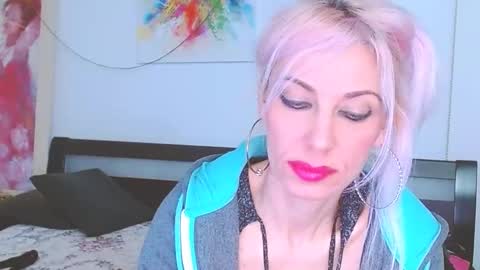 Lara online show from March 2, 2025, 3:13 am