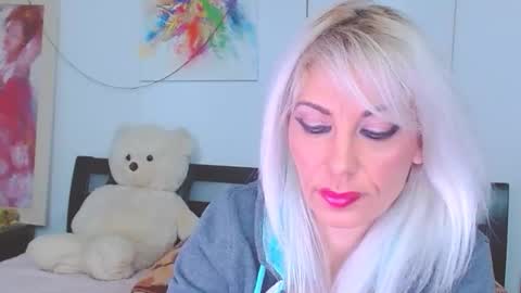 Lara online show from February 26, 2026, 1:04 am