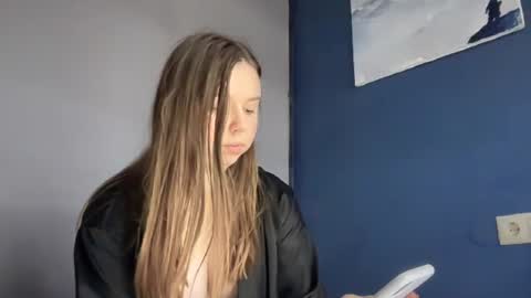 Snapshot of lillianx9zbld chatting on October 10, 2025, 10:25 am Lily online show from October 10, 2025, 10:25 am