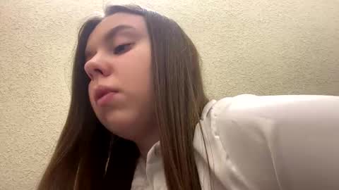 Snapshot of lillianx9zbld chatting on October 13, 2025, 6:52 pm Lily online show from October 13, 2025, 6:52 pm