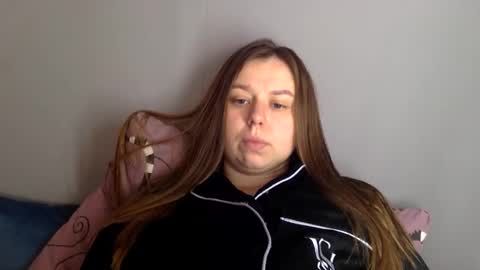 Snapshot of lillianx9zbld chatting on October 28, 2025, 9:57 am Lily online show from October 28, 2025, 9:57 am