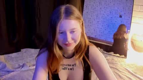 lillie_berry online show from October 8, 2025, 4:43 am
