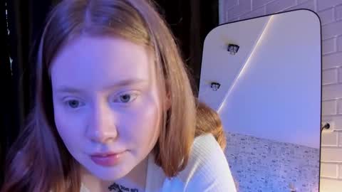 lillie_berry online show from October 9, 2025, 5:16 am