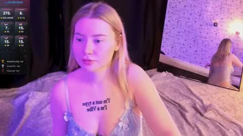 lillie_berry online show from November 15, 2025, 4:43 am