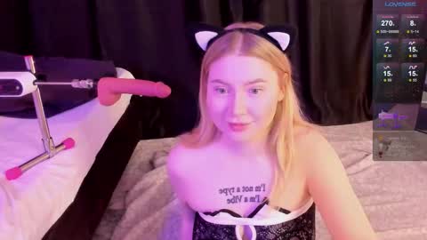lillie_berry online show from November 20, 2025, 5:07 am