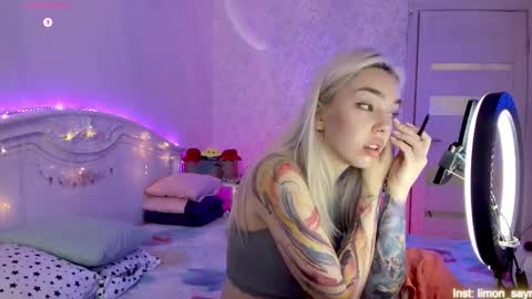 LilliMoore online show from October 13, 2025, 12:32 am