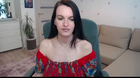lilliyves online show from July 9, 2026, 5:39 pm