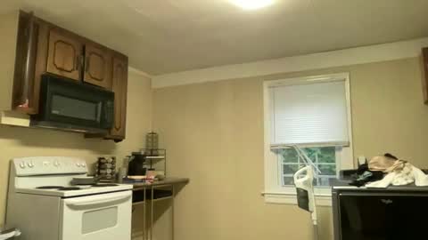 lilly_adams88 online show from April 16, 2026, 11:18 pm