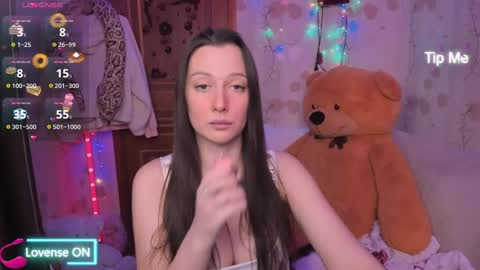 Lilly  online show from February 26, 2025, 7:05 pm