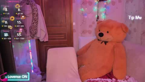 Lilly  online show from March 1, 2025, 2:48 am