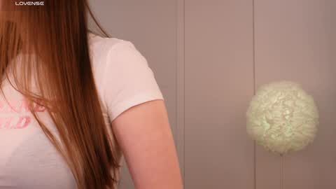 Lilly Colins online show from January 29, 2025, 3:47 pm