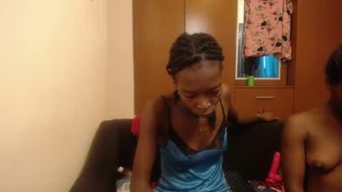 Snapshot of lilly_freak chatting on November 21, 2025, 6:34 am Des online show from November 21, 2025, 6:34 am