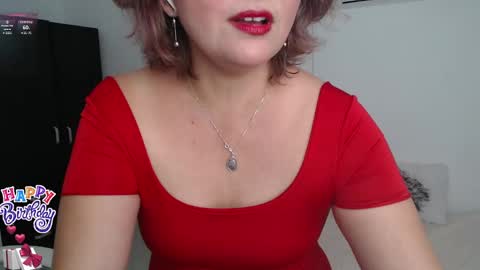 Snapshot of lilly_milf chatting on January 19, 2025, 1:44 pm Lilly online show from January 19, 2025, 1:44 pm
