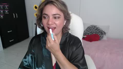 Snapshot of lilly_milf chatting on February 22, 2025, 2:52 pm Lilly online show from February 22, 2025, 2:52 pm