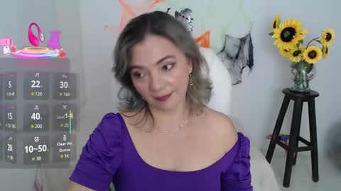 Snapshot of lilly_milf chatting on October 31, 2025, 2:18 pm Lilly online show from October 31, 2025, 2:18 pm