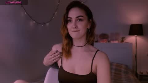 Snapshot of lillyfarey chatting on October 21, 2025, 6:41 pm LillyFarey online show from October 21, 2025, 6:41 pm