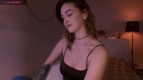 Snapshot of lillyfarey chatting on October 22, 2025, 4:51 pm LillyFarey online show from October 22, 2025, 4:51 pm