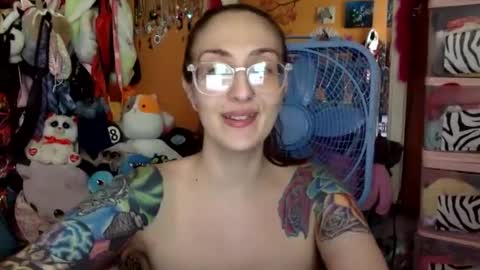 hi guys im back on here 3 online show from October 7, 2025, 7:33 pm