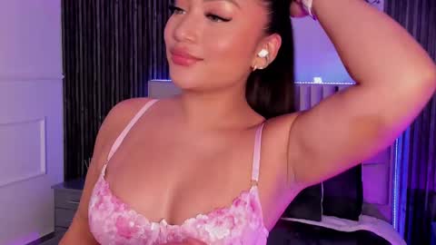 Snapshot of lillyortiz_ chatting on February 22, 2025, 3:23 am Lilly Ortiz online show from February 22, 2025, 3:23 am