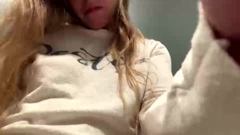 Snapshot of lilmermaidmama chatting on November 19, 2025, 3:17 am lilmermaidmama online show from November 19, 2025, 3:17 am