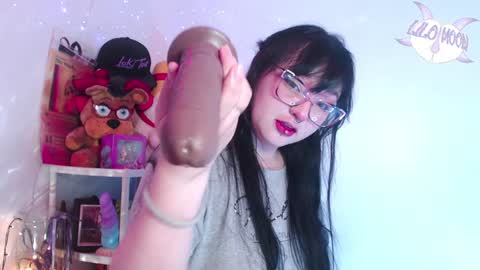 Snapshot of lilomoon69 chatting on December 11, 2024, 2:52 am Lilo online show from December 11, 2024, 2:52 am