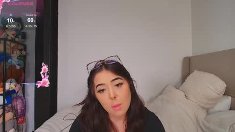 Snapshot of liloshroxy chatting on October 19, 2025, 11:16 pm Roxy online show from October 19, 2025, 11:16 pm