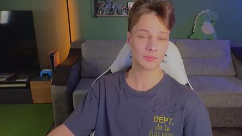 lilteddyboy online show from November 12, 2025, 10:15 am