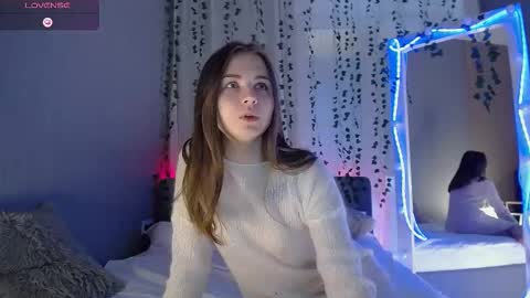 lilu__moon online show from October 17, 2025, 7:11 am