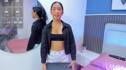  lily  online show from November 10, 2025, 3:16 am