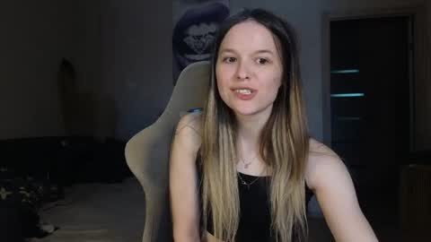lily_and_jake online show from May 18, 2026, 9:15 am