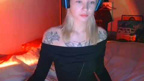 lily_angel777 online show from January 18, 2026, 7:06 pm