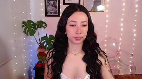 Snapshot of lily_evans_ chatting on December 10, 2024, 10:47 pm just lily online show from December 10, 2024, 10:47 pm