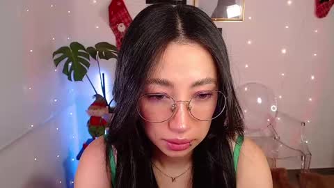 Snapshot of lily_evans_ chatting on December 13, 2024, 11:17 pm just lily online show from December 13, 2024, 11:17 pm