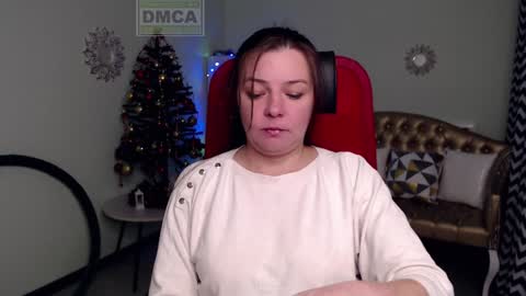 Snapshot of lily_flower7_ chatting on December 27, 2024, 3:53 am Lily online show from December 27, 2024, 3:53 am